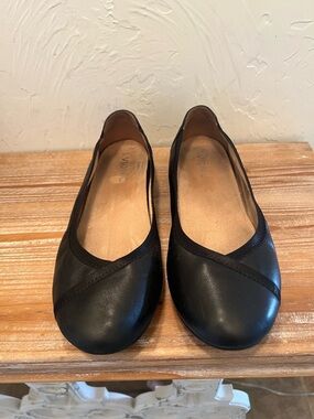 Vionic Women’s Caroll Black Leather Ballet Flats Size 10